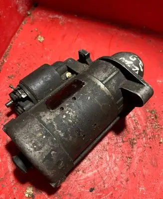 Mercedes-Benz E W211 Starter motor 0051512901