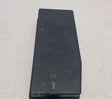 Opel Antara Fuse box cover 