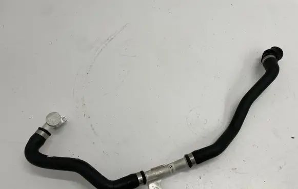 BMW 5 G30 G31 Engine coolant pipe/hose 8602625
