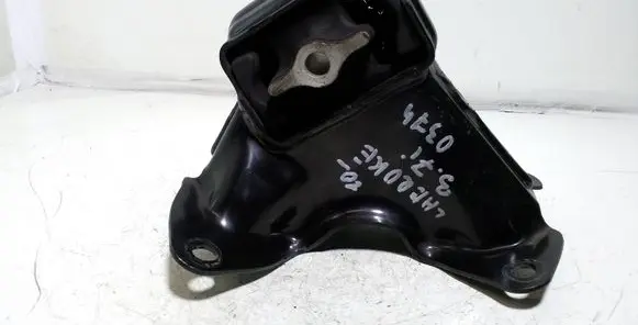 Jeep Grand Cherokee (WK) Engine mount bracket