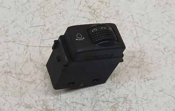 Nissan Qashqai Headlight level height control switch 25190JD00C