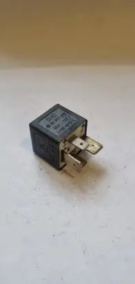 Audi A4 S4 B5 8D Other relay 443951253J