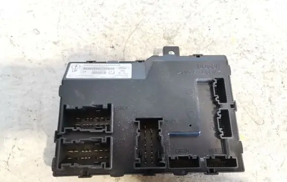 Ford Fiesta Comfort/convenience module 8V5115K600CJ