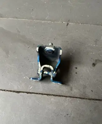 Tailgate/trunk/boot hinge