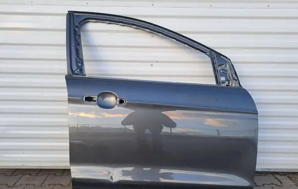 Ford Kuga II Front door 