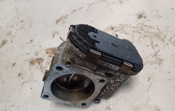 Audi A4 S4 B5 8D Throttle valve 06B133062B 0280750009
