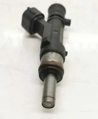 Audi A6 S6 C6 4F Fuel injector 0280158053 06e133551