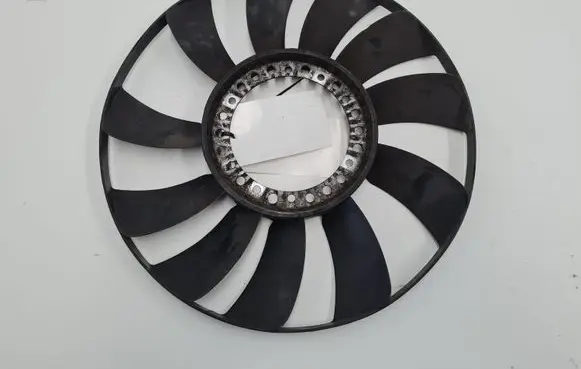 Volkswagen PASSAT B5.5 Fan impeller 058121301B