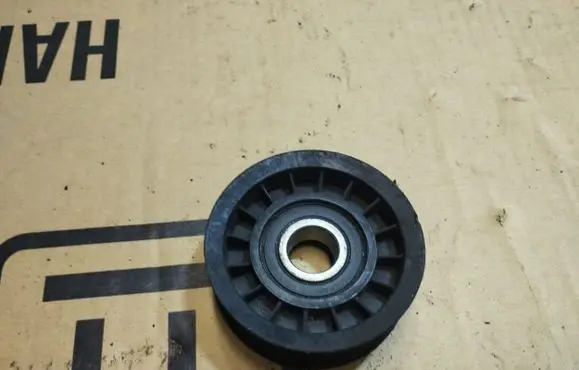 Chevrolet Tahoe Belt tensioner pulley 
