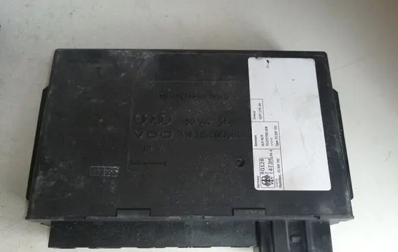 Audi A6 S6 C5 4B Comfort/convenience module 4B0962258A
