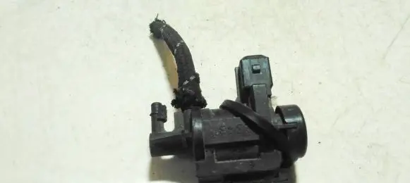 Audi A6 S6 C5 4B Turbo solenoid valve 1j0906283a