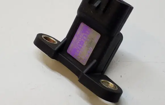 Toyota Avensis T250 Turbo air boost pressure sensor 8942120210 0798005130