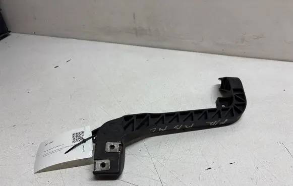 Mercedes-Benz ML W166 Radiator support slam panel bracket A1666263731
