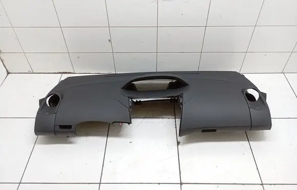 Toyota Yaris Dashboard 553020D010 553020D020 051921310KN5