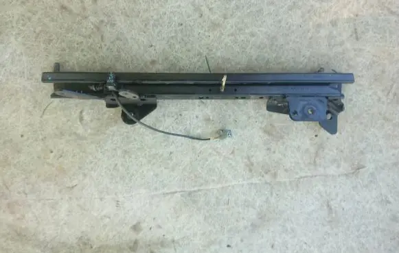 Jaguar XF Front driver seat rail 0088250S0 C517252EW