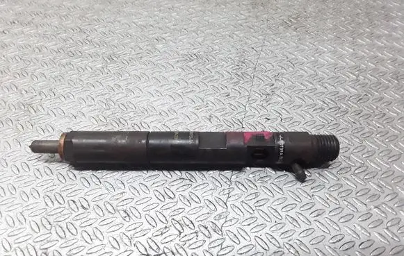 Renault Megane II Fuel injector 8200815416 H8200421897