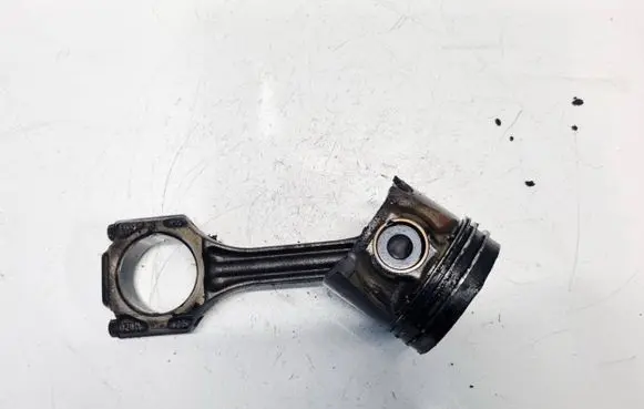 Volkswagen PASSAT B5 Piston with connecting rod