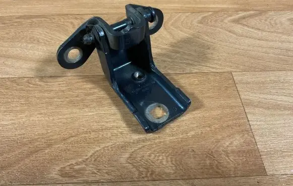 Ford Mondeo Mk III Rear door lower hinge 93BBF2808AA