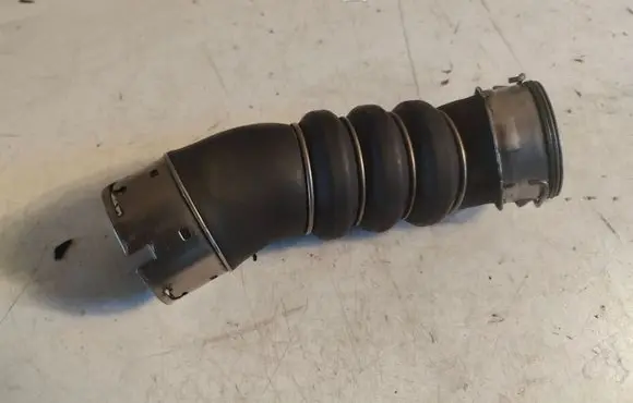 BMW 1 E81 E87 Intercooler hose/pipe 7797480