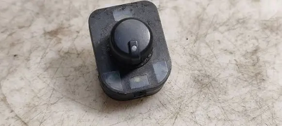 Audi A4 S4 B6 8E 8H Wing mirror switch 8E0959565A