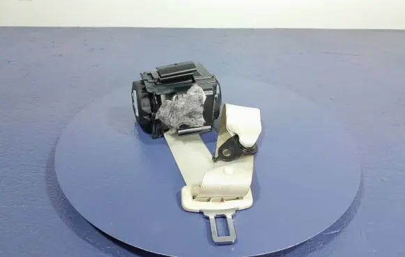 Audi A4 S4 B7 8E 8H Front seatbelt 7434183