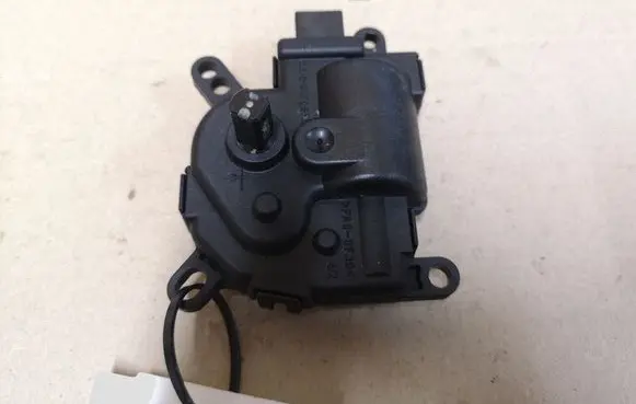 Ford Focus Air flap motor/actuator 1S7H19B634CA