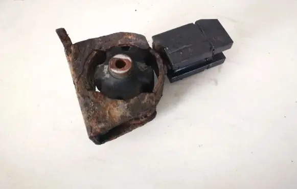 Toyota Corolla E120 E130 Engine mount bracket