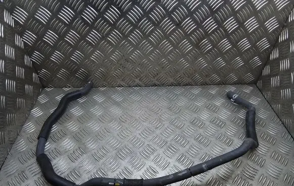 Engine coolant pipe/hose