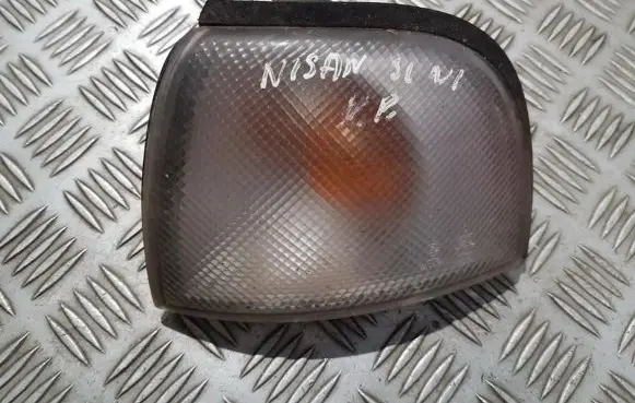 Nissan Sunny Front indicator light
