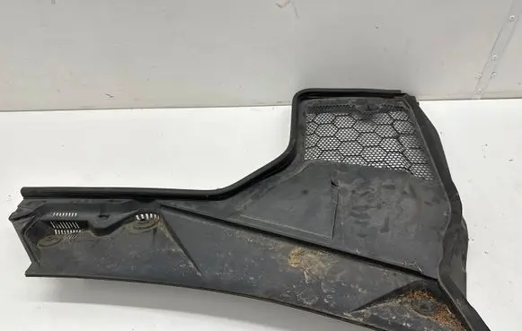 Mercedes-Benz C W205 Other engine bay part A2058308404