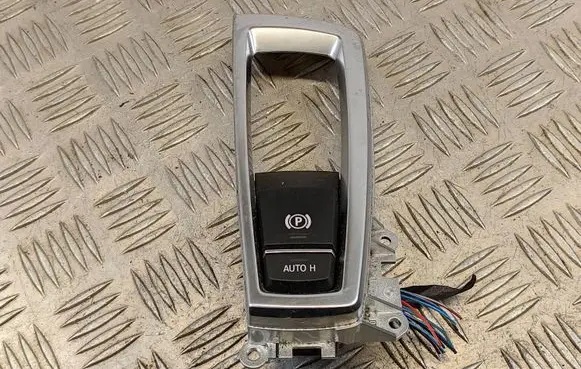 BMW 5 F10 F11 Hand parking brake switch 9159997 1091452020390367