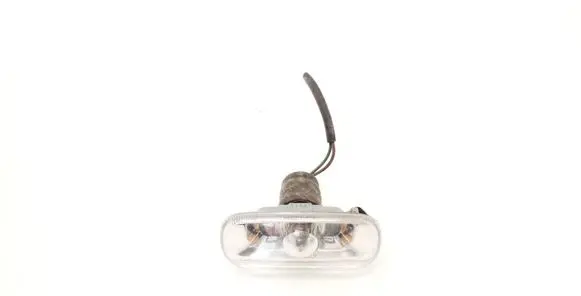 Audi A4 S4 B7 8E 8H Front fender indicator light 8E0949127