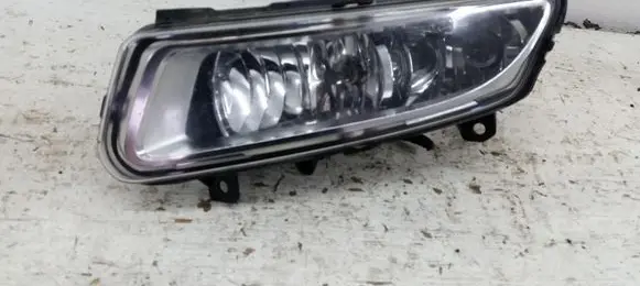 Volkswagen Jetta VI Front fog light 174162-01