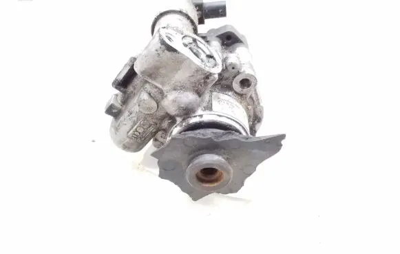 Mercedes-Benz E W212 Power steering pump A0064664701