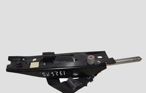 Volvo V70 Front seatbelt G6041213 39818796
