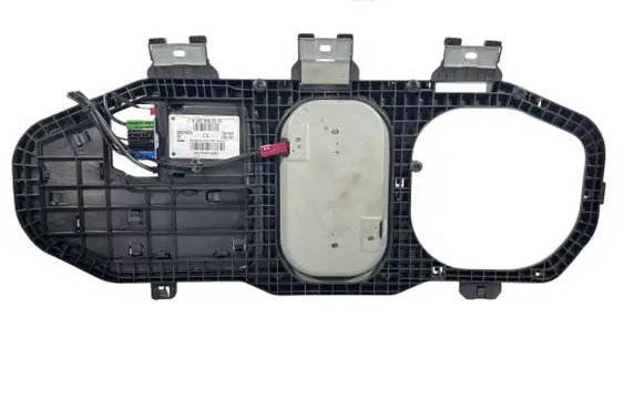 Mercedes-Benz ML W164 Aerial antenna amplifier A2518202275 28024813 06T031