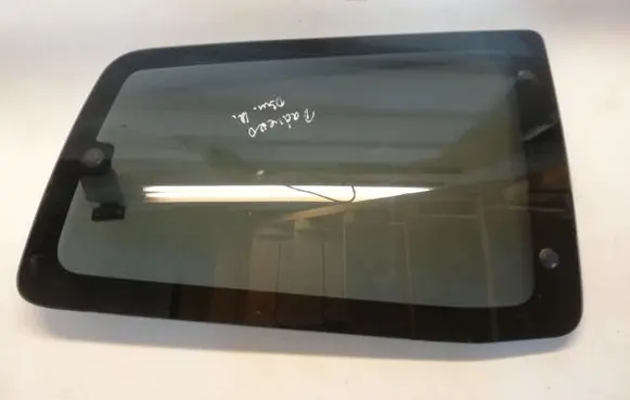 Mitsubishi Pajero Sport I Rear side window 43R00150