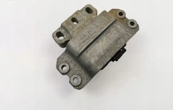 Volkswagen Touran I Engine mount bracket 1K0199555N