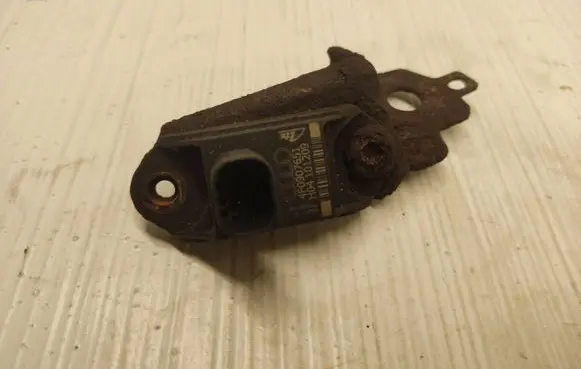 Volkswagen PASSAT CC Airbag deployment crash/impact sensor 4F0907651