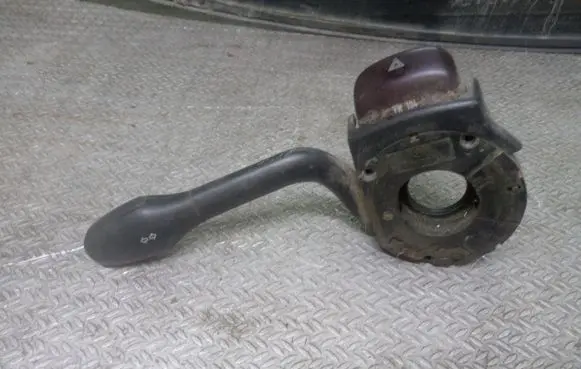 Volkswagen PASSAT B4 Indicator stalk