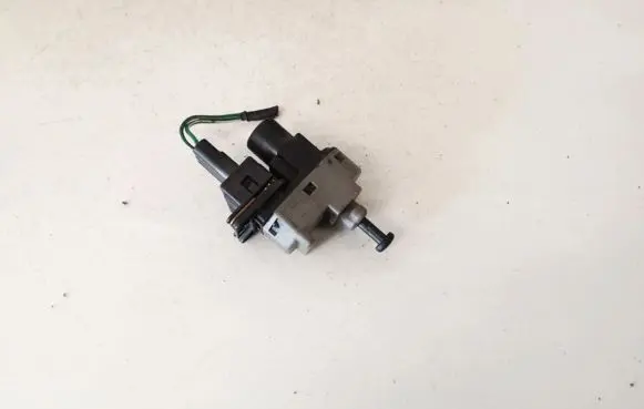 Brake pedal sensor switch