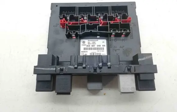 Volkswagen Golf V Central body control module 3C0937049AH