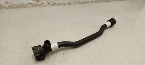 BMW i4 Engine coolant pipe/hose 8475683