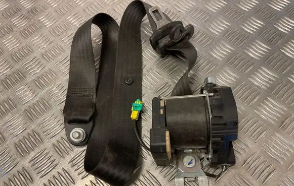 Iveco Daily 35 - 40.10 Front seatbelt 01916591 33017280A1