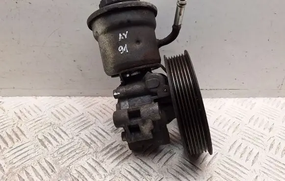 Toyota Avensis T250 Power steering pump 4431005120