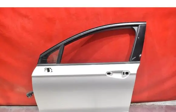 Ford Mondeo MK I Front door 