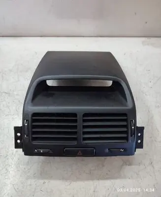 Suzuki Grand Vitara II Dash center air vent grill 7382165J0