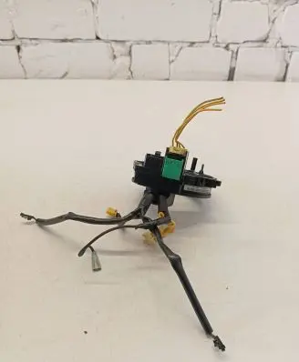 Mitsubishi Endeavor Airbag slip ring squib (SRS ring) LYPF325681