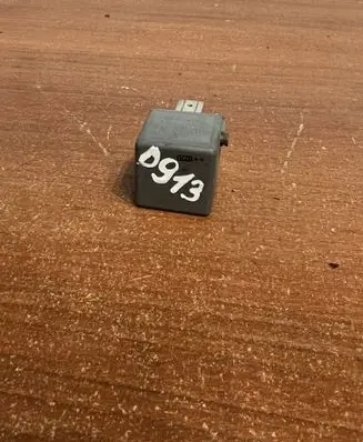 Mercedes-Benz A W169 Other relay A0025422619 D913