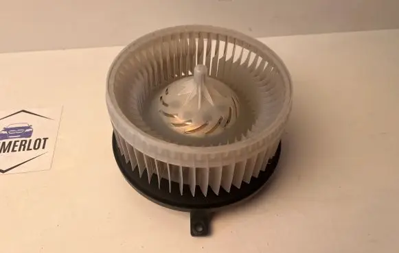Chrysler Pacifica Heater fan/blower P68224526AH